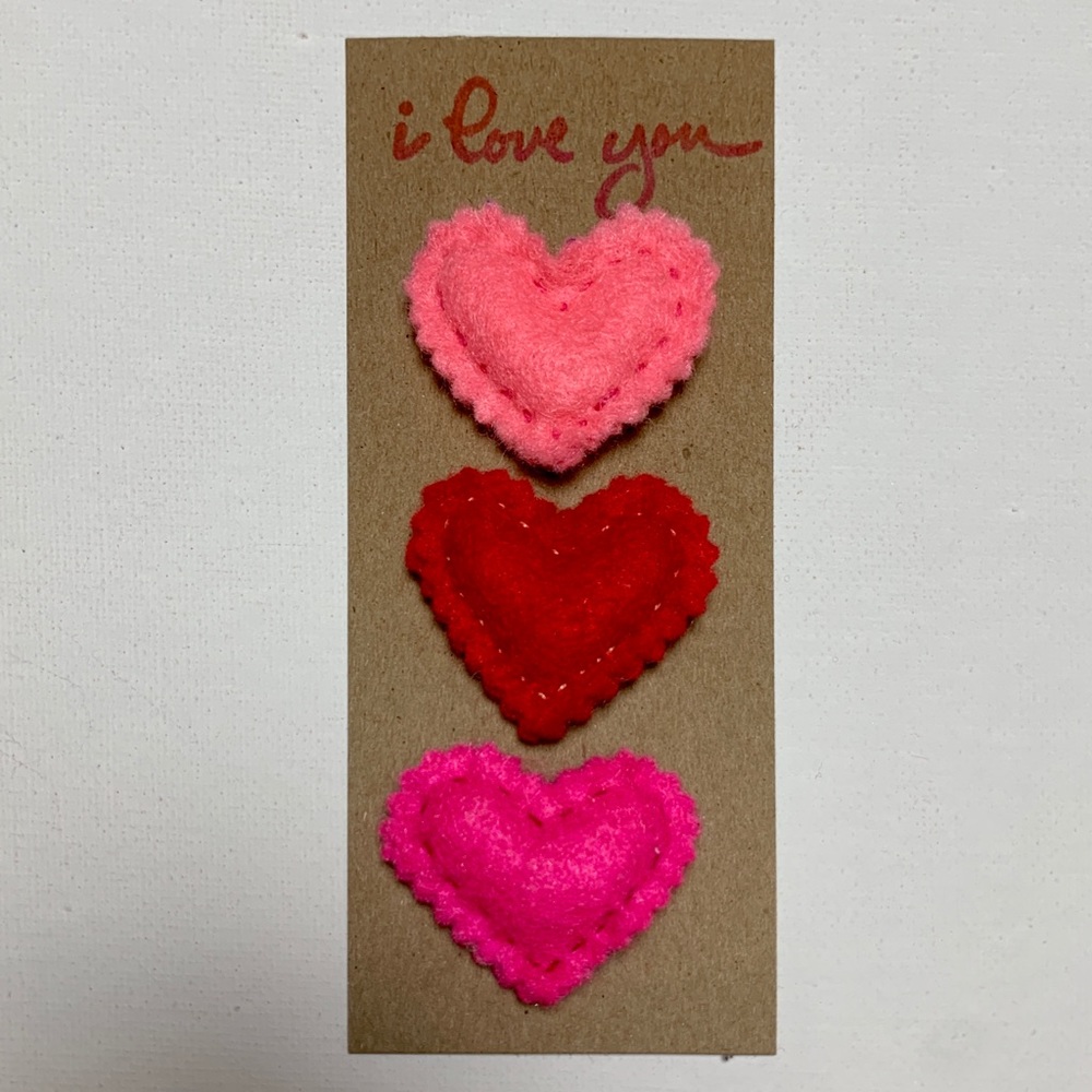 Mini pin hearts